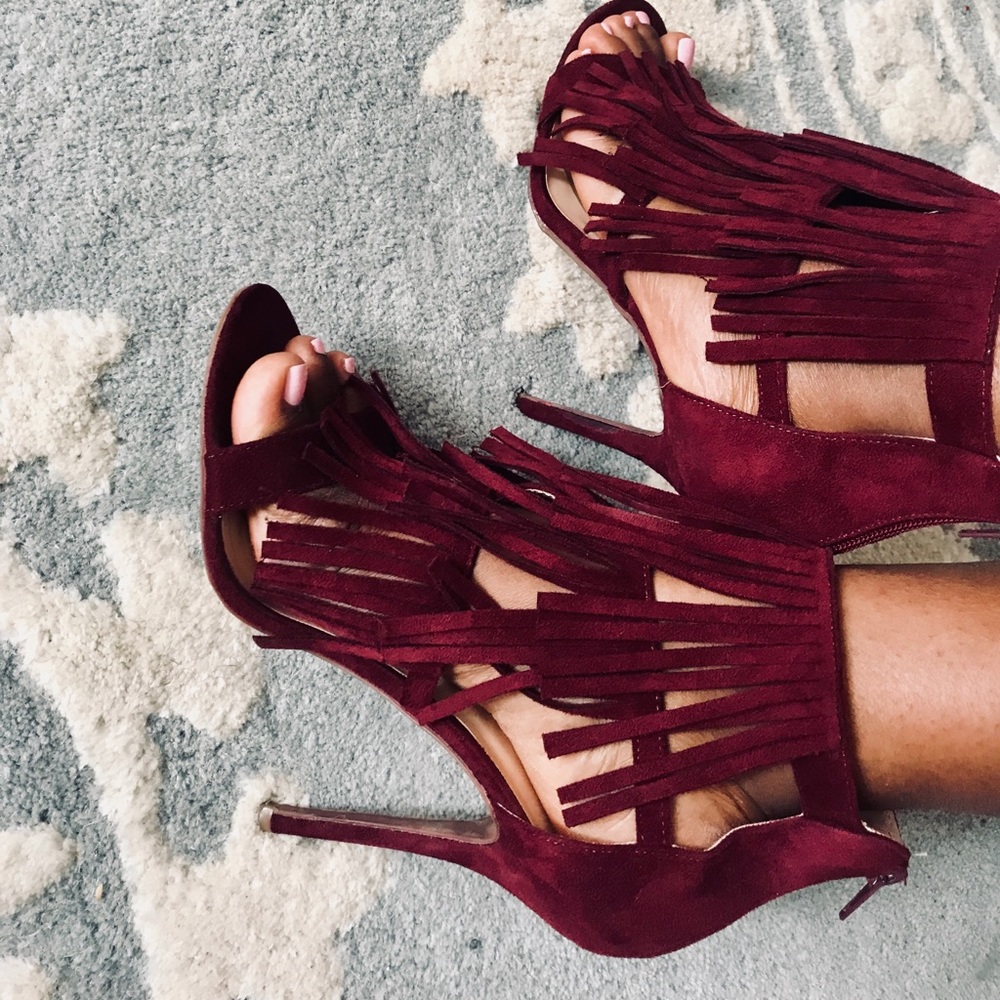 Fringe sandals